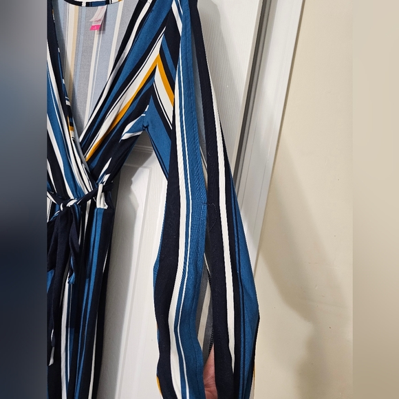 No Boundaries jumpsuit - Picture 4 of 4